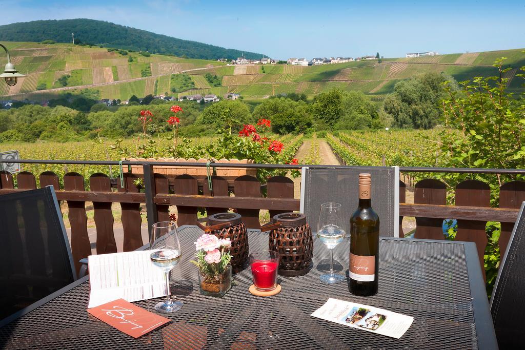Pension Und Weingut Moselblick Brauneberg Eksteriør bilde